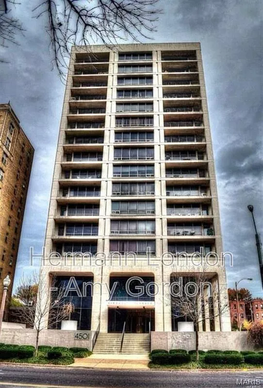 Building Photo - 4501 Lindell Blvd #12E