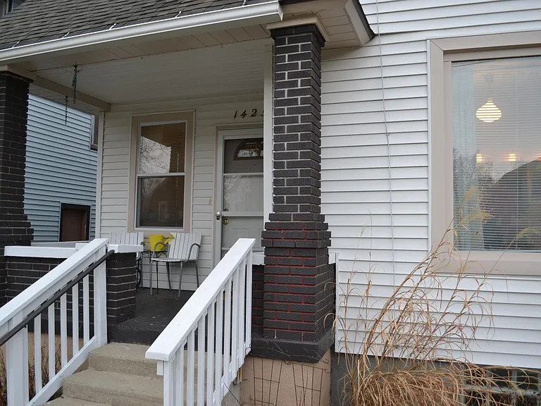 1425 Sigsbee St SE — Photo 2