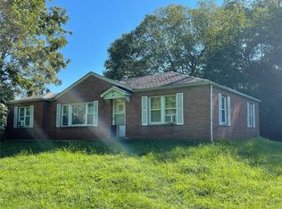 1808 McClintock Ave, Belleville, IL 62221