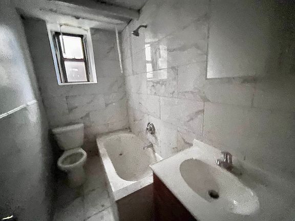 5th image of 2501 Newkirk Ave #A19