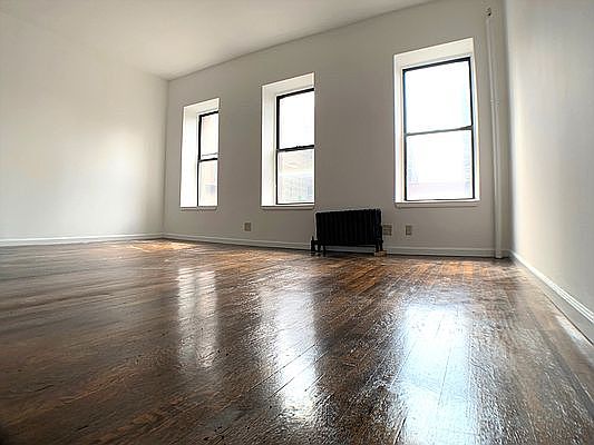 1st image of 800 Lexington Ave APT 5F