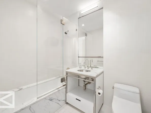 350 West Broadway image 23 of 29