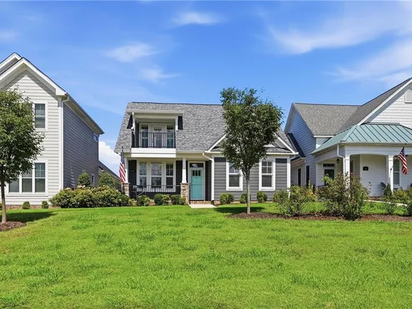 115 Creek Ln, Suffolk, VA 23435