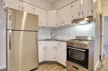 6311 Dewey Avenue, #15