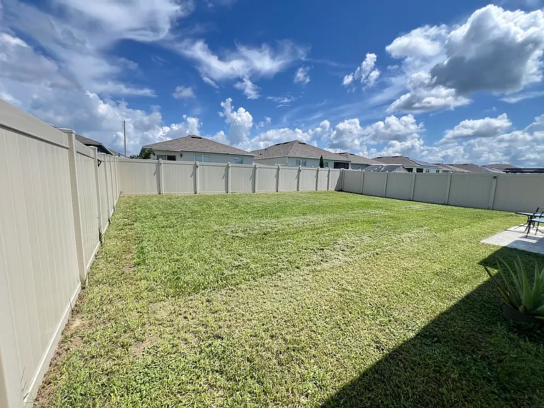 187 Emanuelle Dr — Photo 7