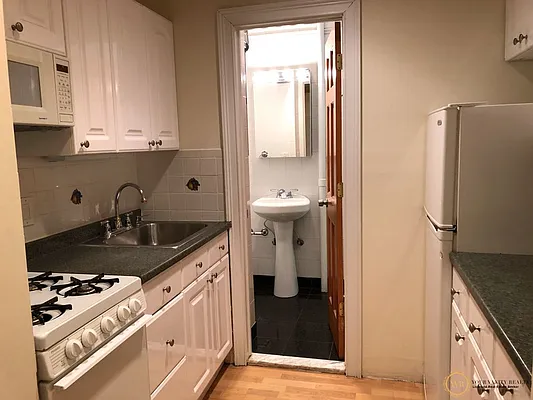 Rented by Your Vanity Realty | media 3