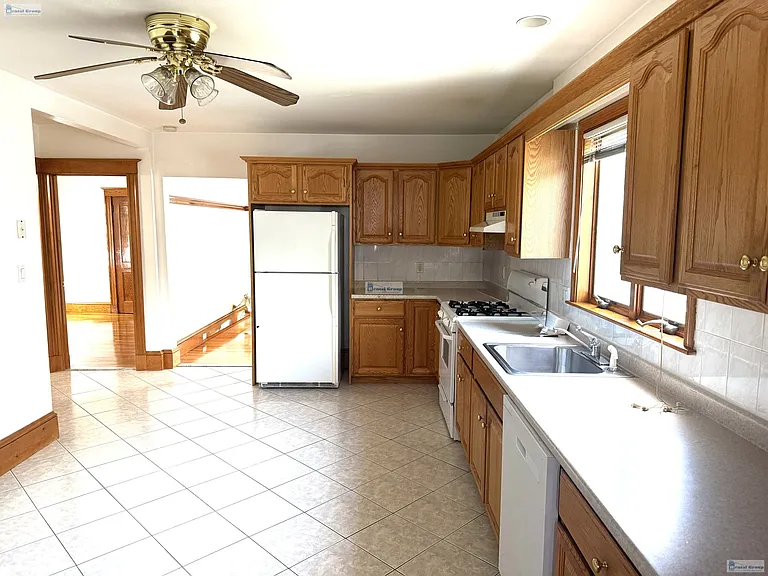 49 Varnum St #1 — Photo 2