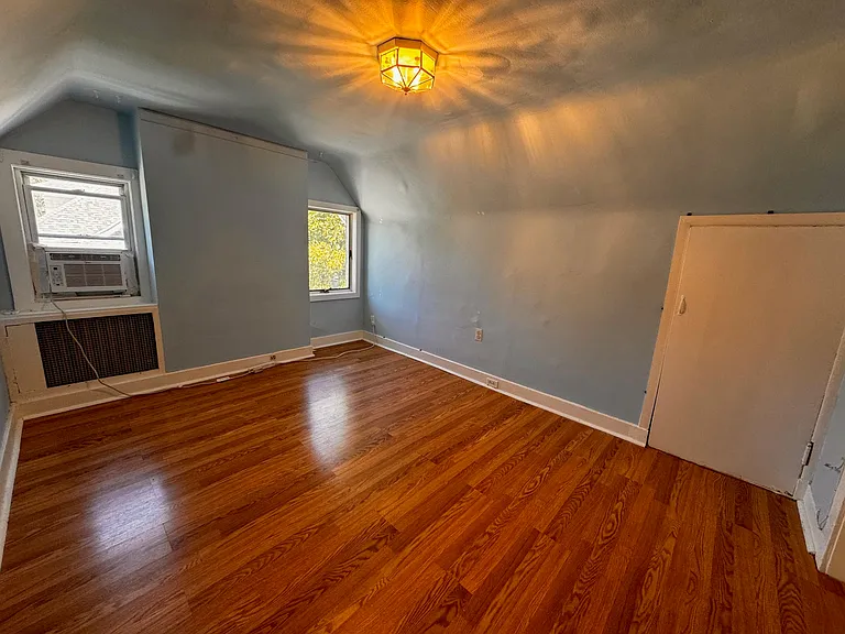 160 Chestnut St #2 — Photo 8