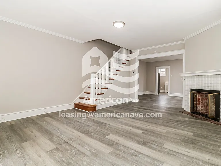 1378009_005_wm_-_living_room_13454153.jpg