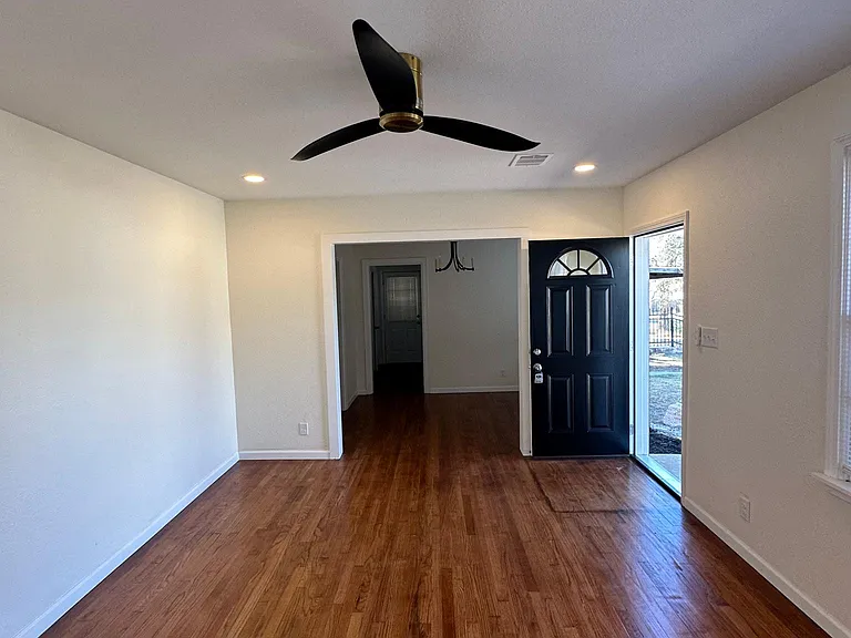 4213 SW 9th Ave — Photo 11
