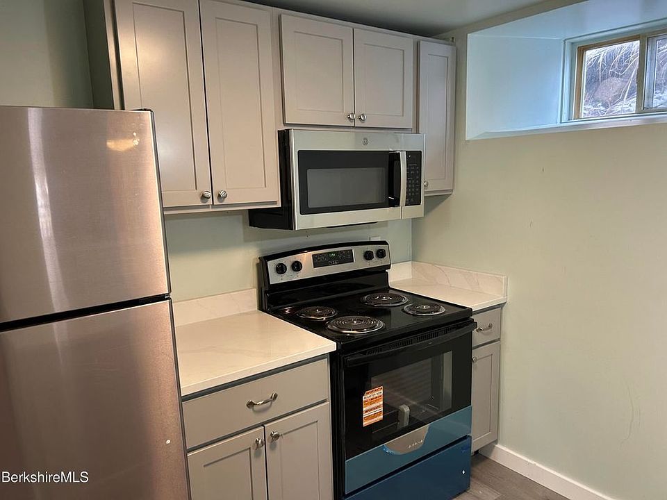 2nd image of 1 Pebble St #B
