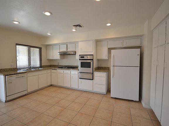 3rd image of 6645 Navio Dr
