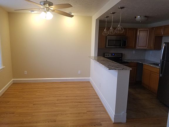 Dining room with breakfast bar