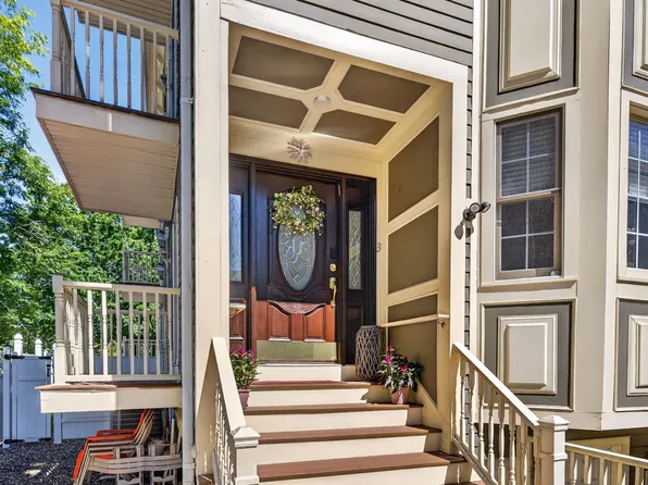 1328 Broadway #3, Somerville, MA 02144