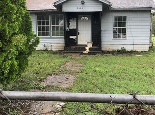 208 Cleveland St, Cleburne, TX 76031