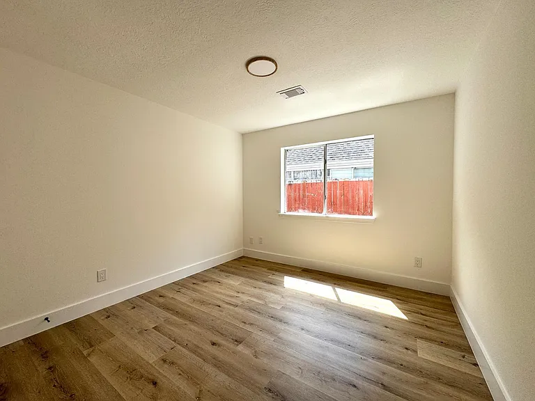 6427 Liberty Valley Dr — Photo 38