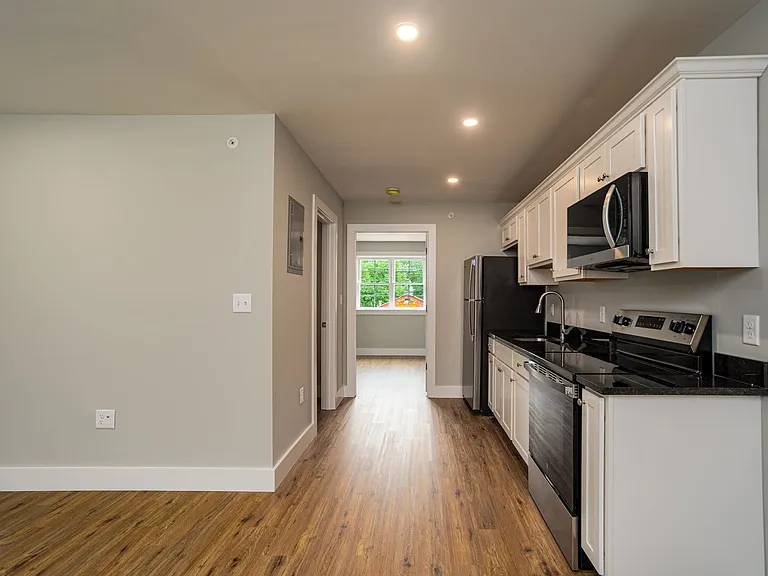 145 King St — Photo 8