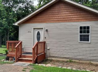 3715 Washington Dr, Lapeer, MI 48446