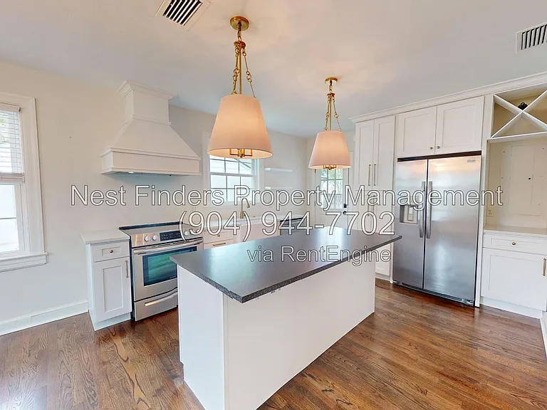 2215 Larchmont Rd — Photo 8