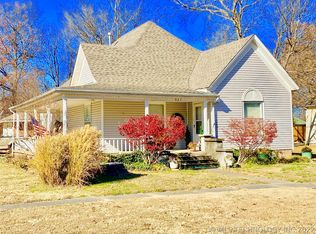 921 Vine St, Chelsea, OK 74016