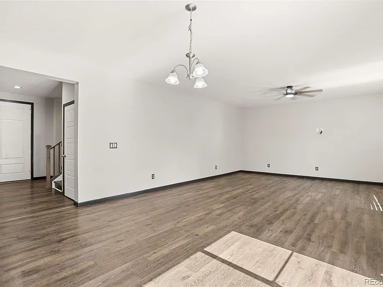 92 Homestead Way — Photo 12