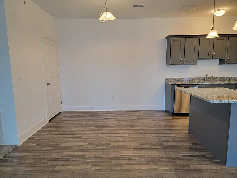 End Unit - Dining Area