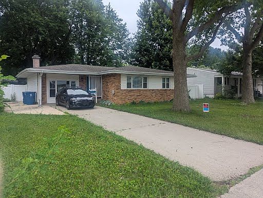 1st image of 430 S Cryer Ave