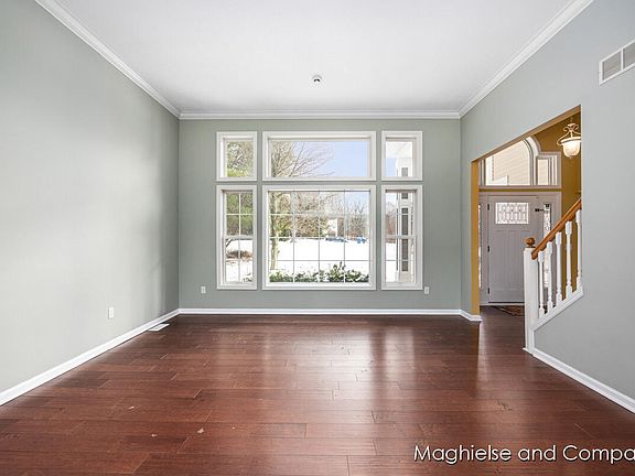 5th image of 7719 Forest Ct NE