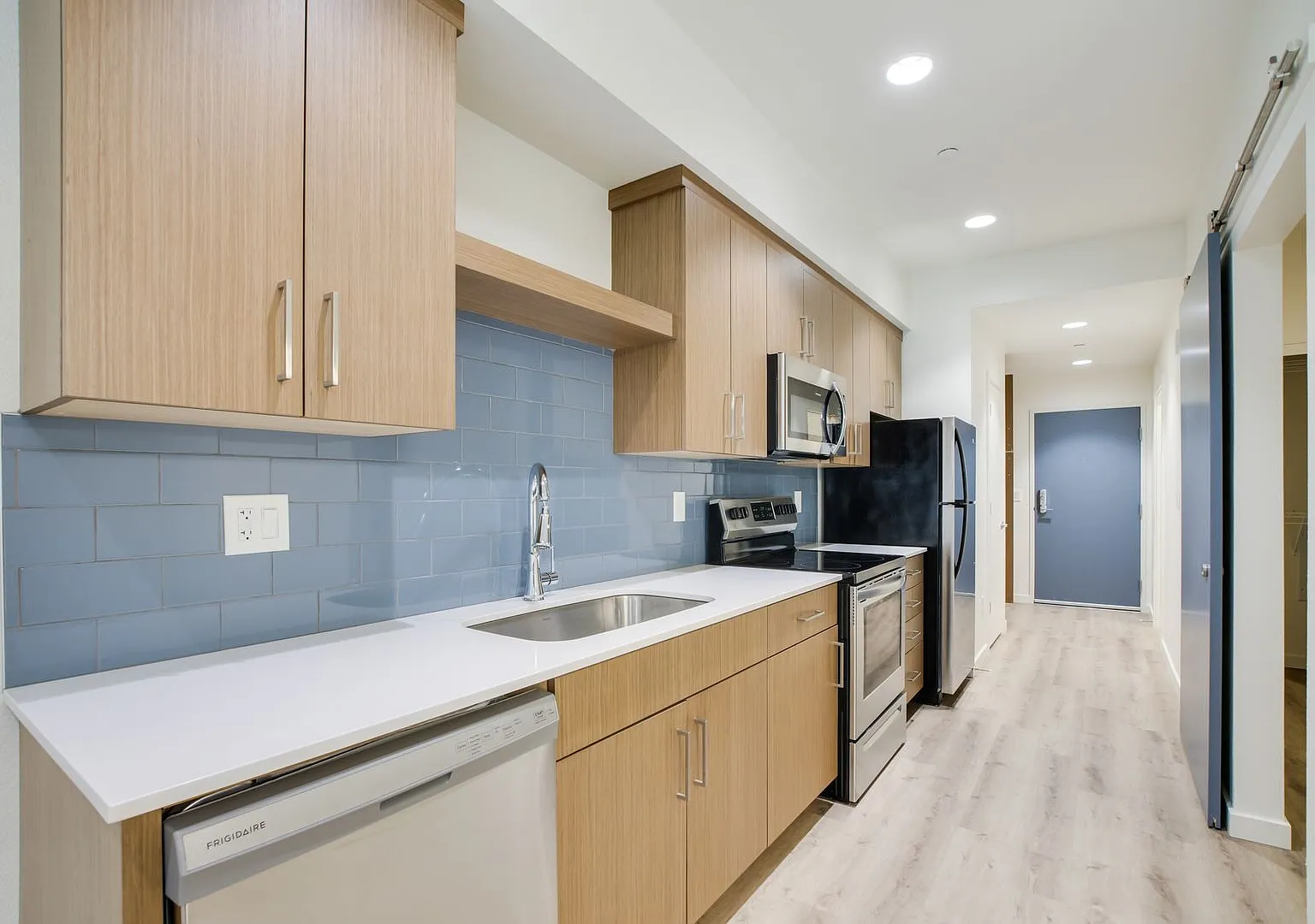 Ellie Jean Apartments — Photo 4