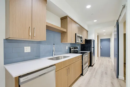 Ellie Jean Apartments Photo 1