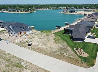977 S River Birch Ln, Columbus, NE 68601
