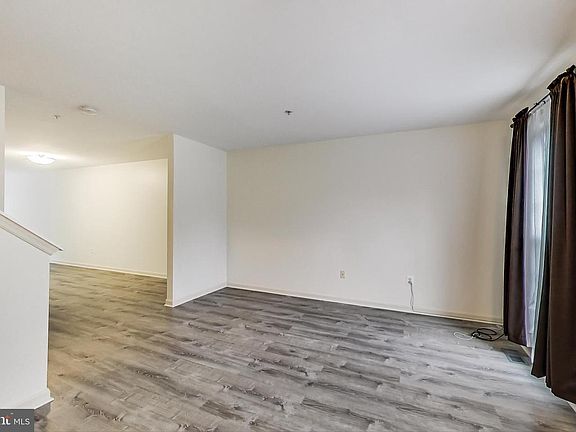 3rd image of 202 Goldsborough Dr