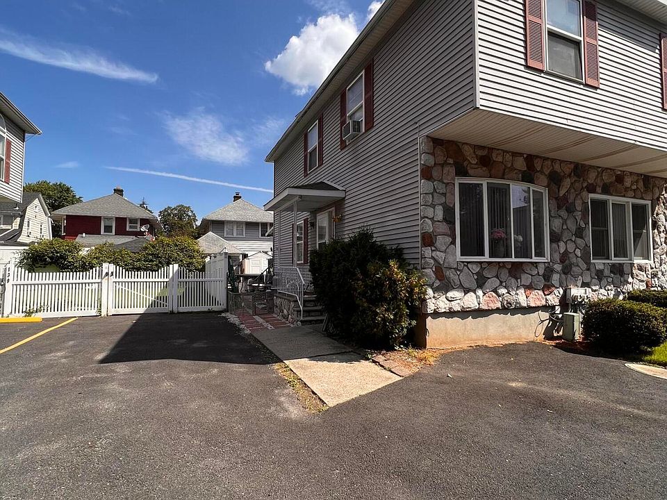 1st image of 135 Bement Ct