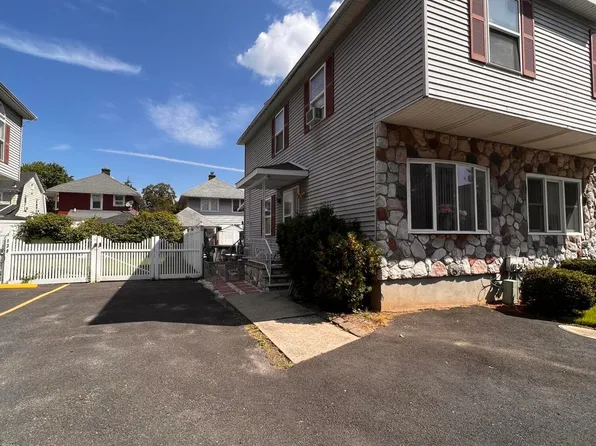 135 Bement Ct, Staten Island, NY 10310