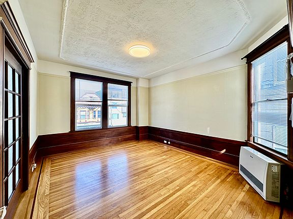 3rd image of 2025 Clement St APT 3