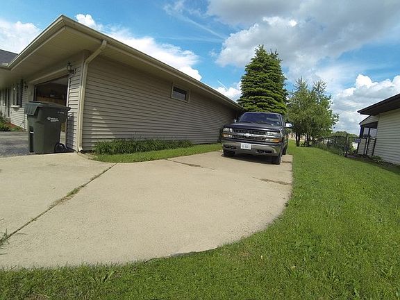 3rd image of 6890 Cindy Dr