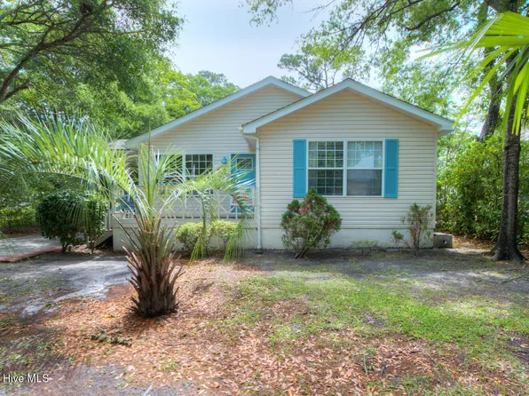 813 Elizabeth Drive, Oak Island, NC 28465