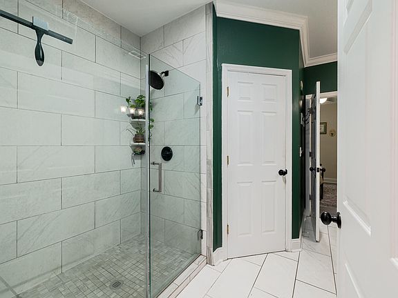 5th image of 60 Fenwick Hall Aly APT 332