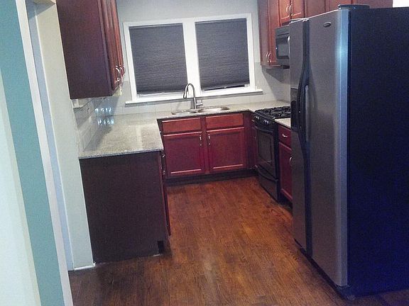 4th image of 2090 Estes Ave