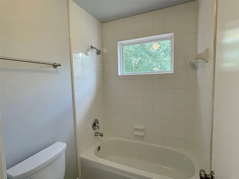 8919 Diamond Lake Ln — Photo 21
