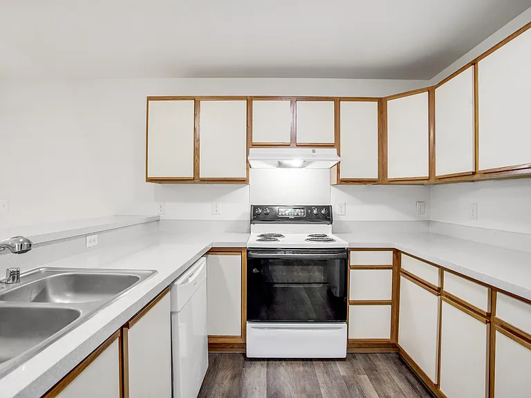 Kinwood Townhomes — Photo 7