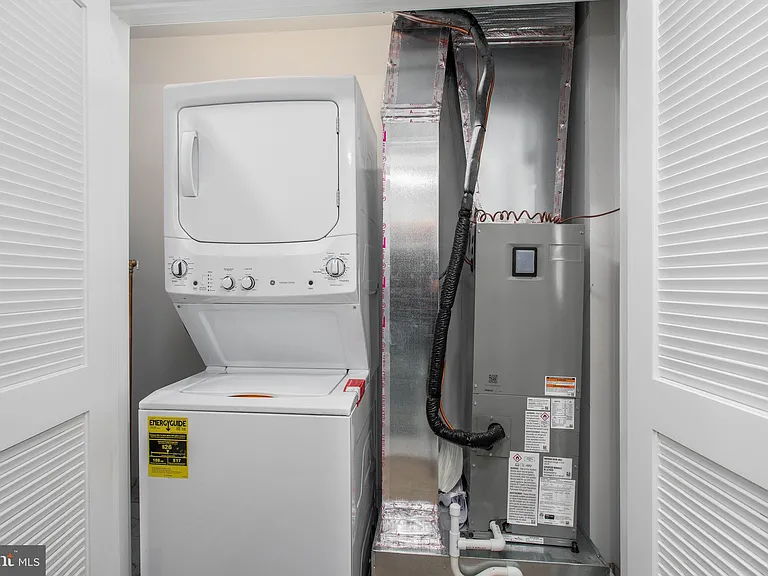 2323 E Cabot St #3 — Photo 28