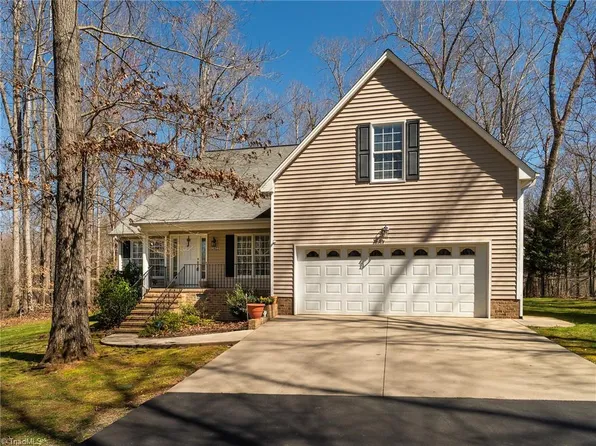 3922 Chucks Ct, Burlington, NC 27215