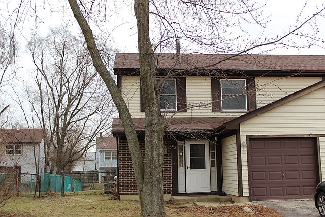 1st image of 332 Delaware Dr #332