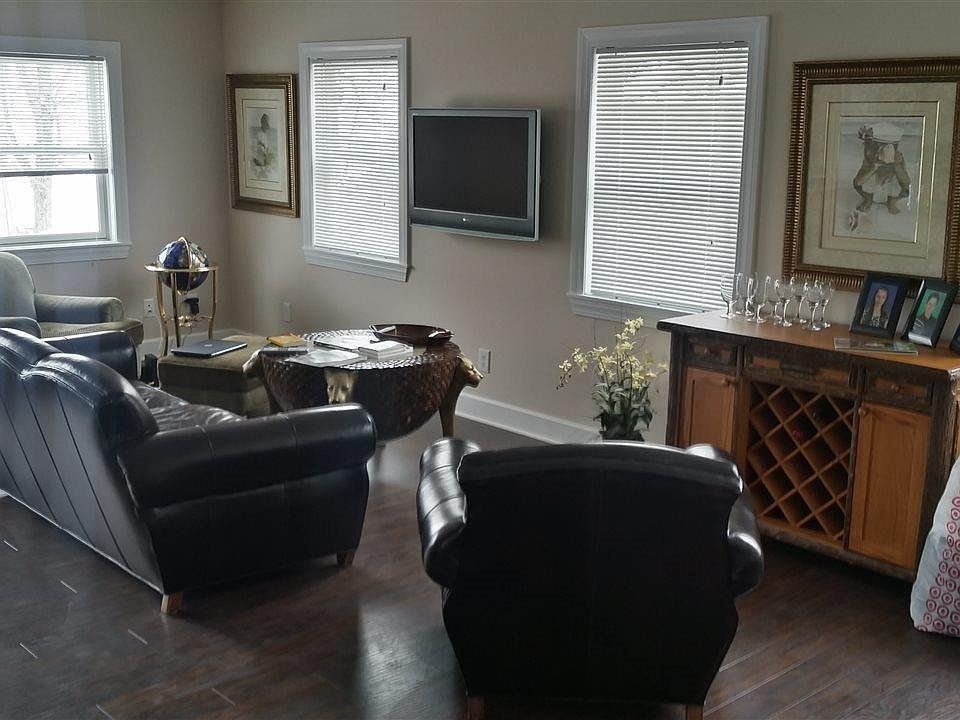 2nd image of 164 Franklin Beach Rd