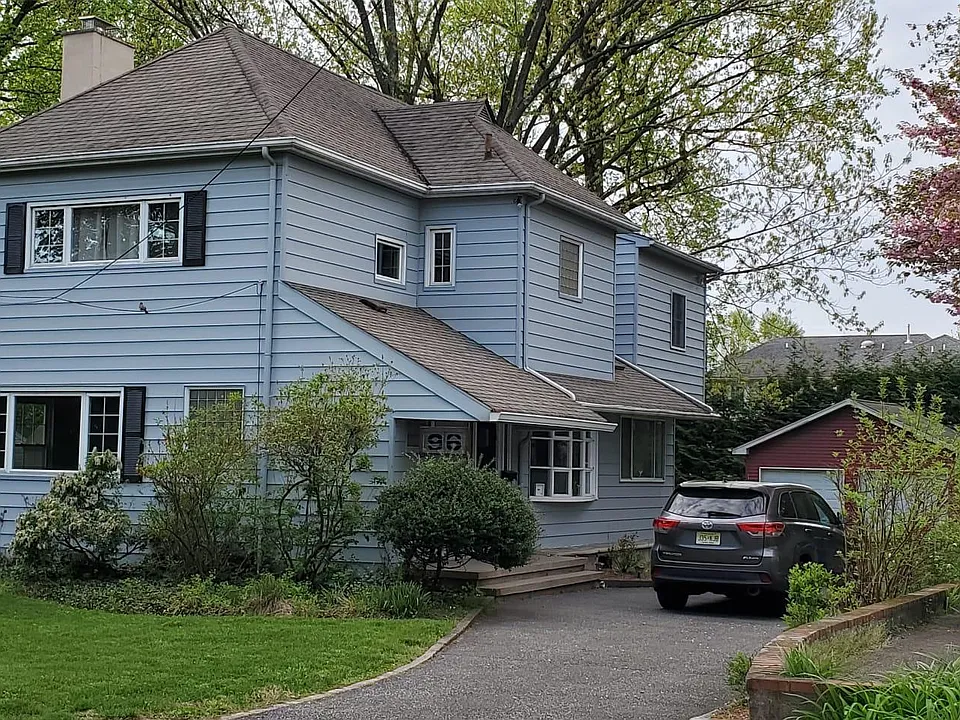 96 Columbus Dr