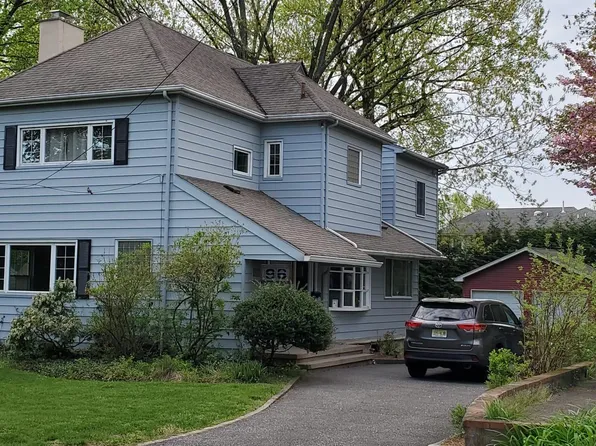 96 Columbus Dr, Tenafly, NJ 07670