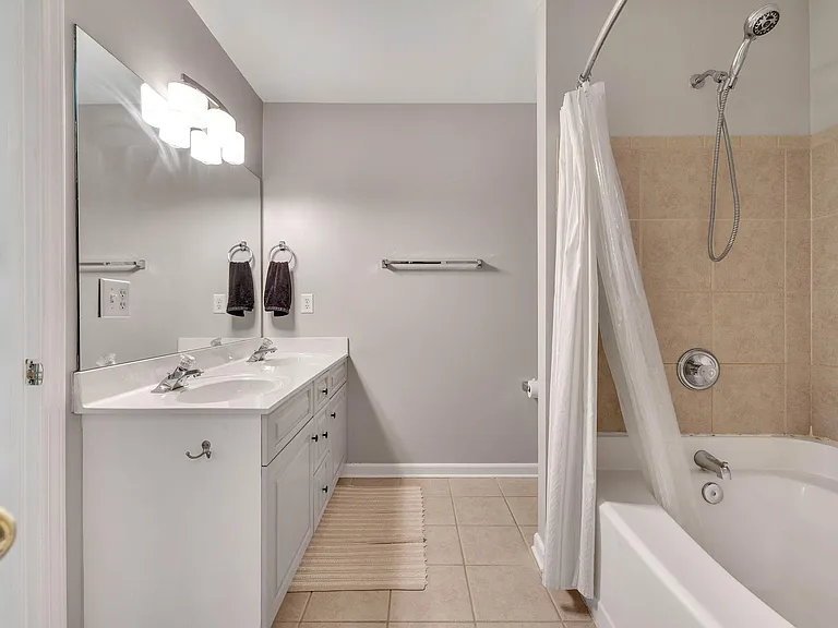 407 Normandy Cir — Photo 32