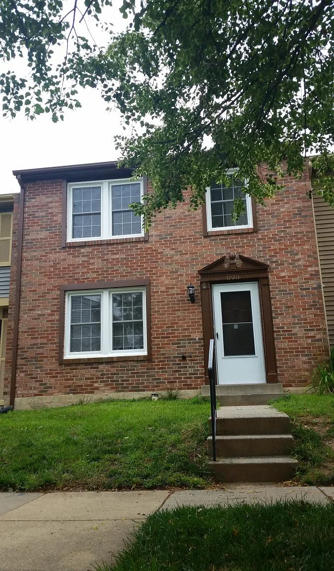 3 bed, 2.5 bath, 1280 sqft, $2,300 — Photo 1