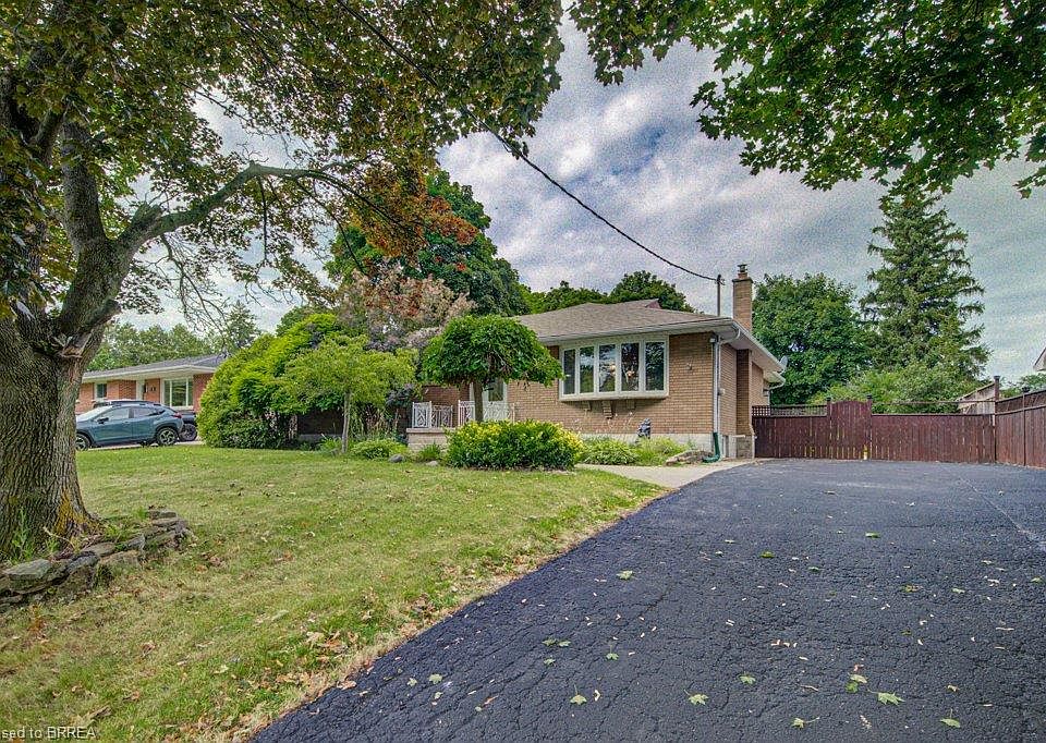 1st image of 6 Bayly Dr